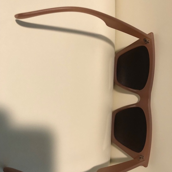 🕙 THIS BRAND NEW FEISEDY GORGEOUS SUNGLASSES WITH CASE - Picture 4 of 9